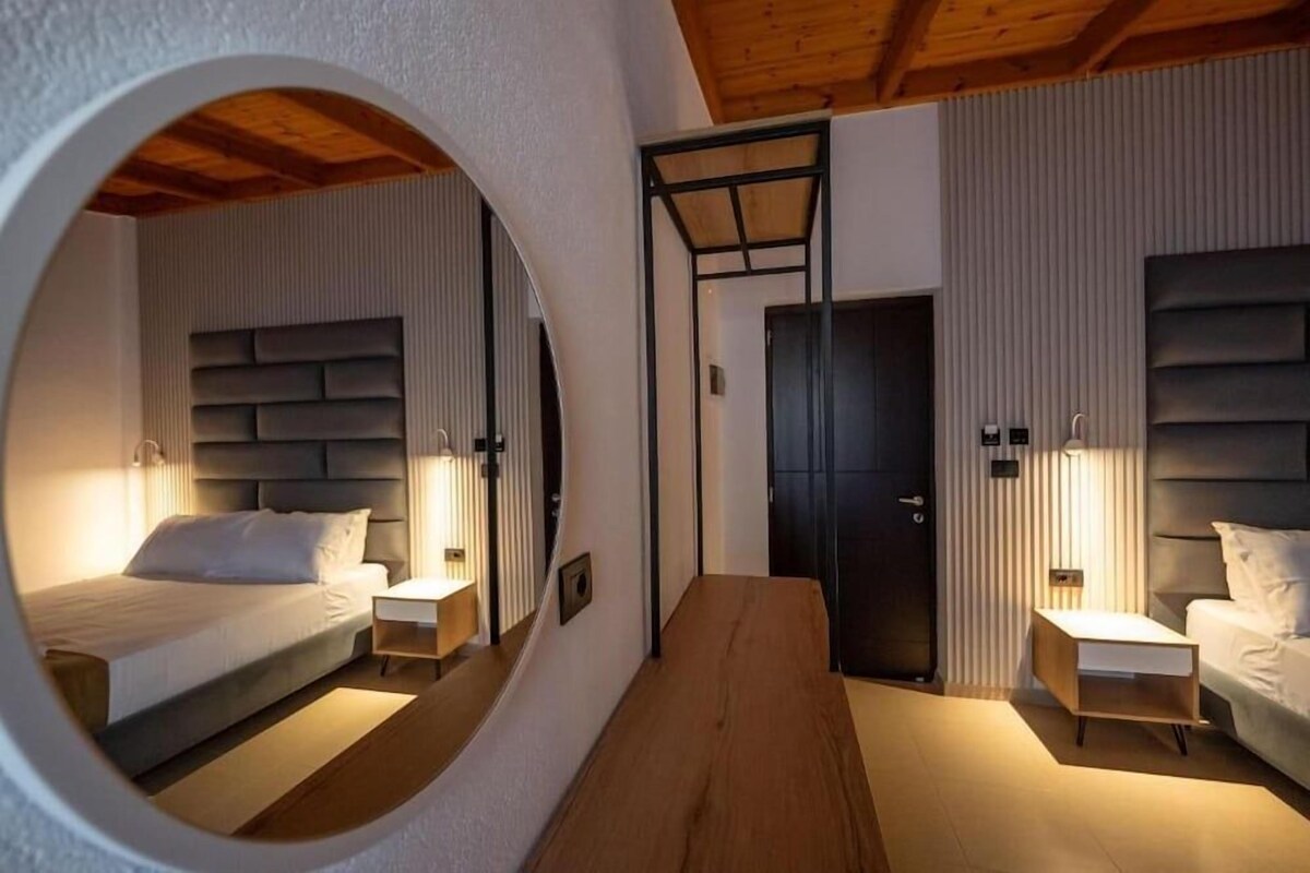 WiFi (free), bed sheets