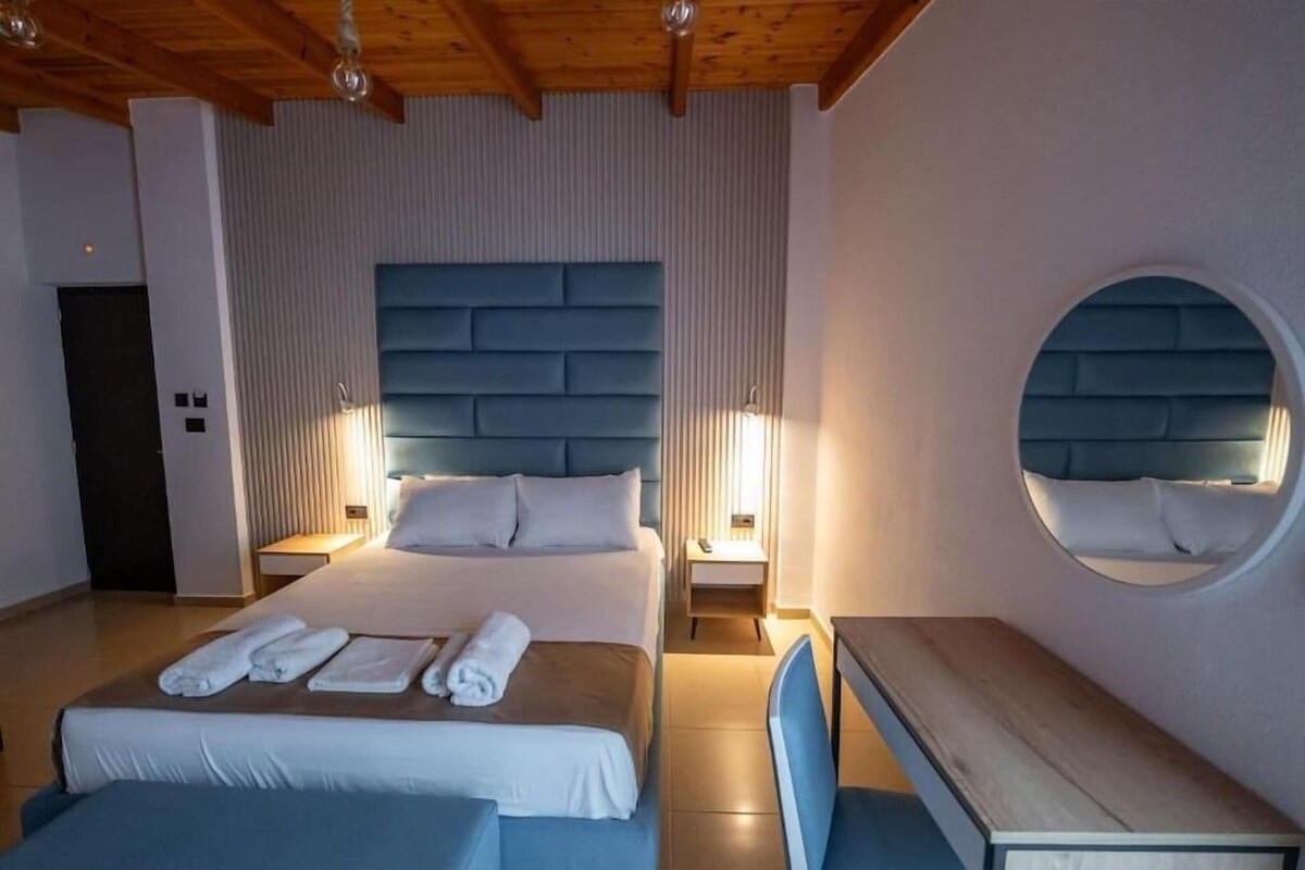 WiFi (free), bed sheets