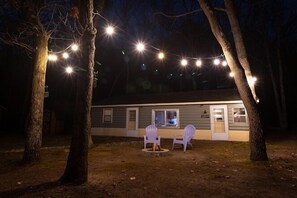 Terrace/patio - Basswood Hideaway - Wooded Retreat near Bass Lake and Lake Michigan! (Pentwater)