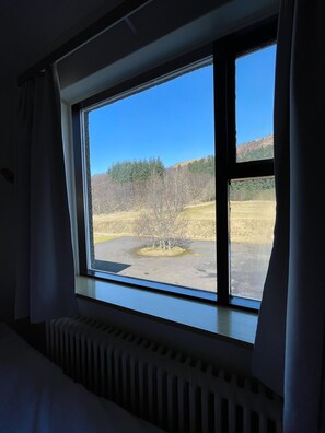 Single Room (Shared Bathroom) | Garden view