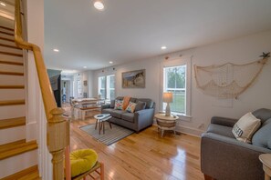 TV, offices - Second Wind Townhouse, Walk to Beach & Downtown (Cape Charles)