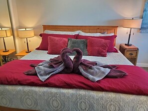 3 多间卧室、办公桌、熨斗/熨衣板、旅行婴儿床
