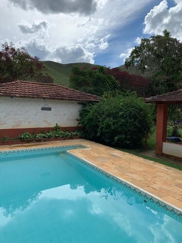 Beautiful site in Conservatória with swimming pool and barbecue area. Totally private!