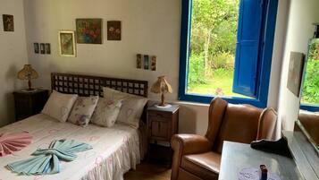 4 室のベッドルーム、アイロン / アイロン台、WiFi (無料)、ベッドシーツ