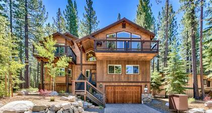 Tranquility in the Trees - Hot Tub, Projection TV Theater and Air Hockey