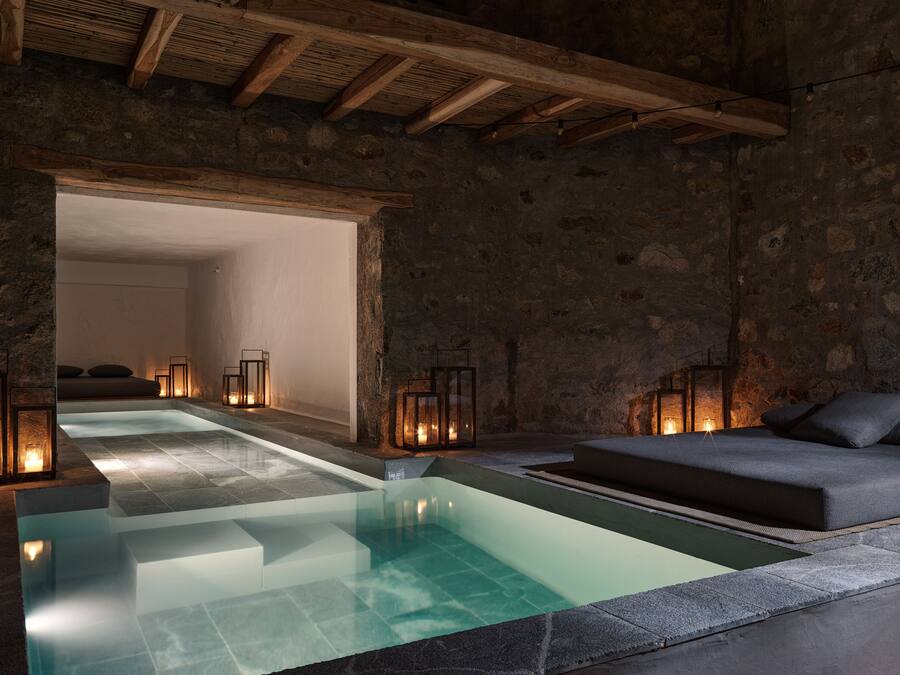 Cave Suite Private Pool & Yard