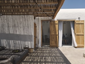 Grand Nomad Two Bedroom Sea View Suite with Private Pool & Hot Tub | Terrasse/Patio