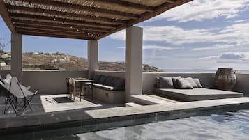 Nomad Suite Sea View with Private Pool & Yard | Terrace/patio