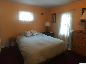 3 chambres, fer et planche à repasser, Wi-Fi gratuit, draps fournis