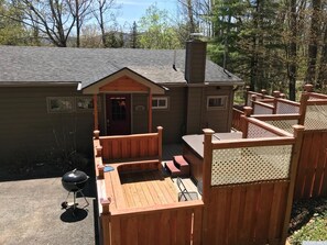 Terrace/patio - Hot Tub & Fireplace Mountain Retreat (Jewett)