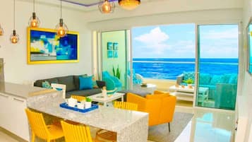 Smart TV, table tennis