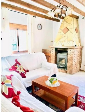 Televisie en een open haard