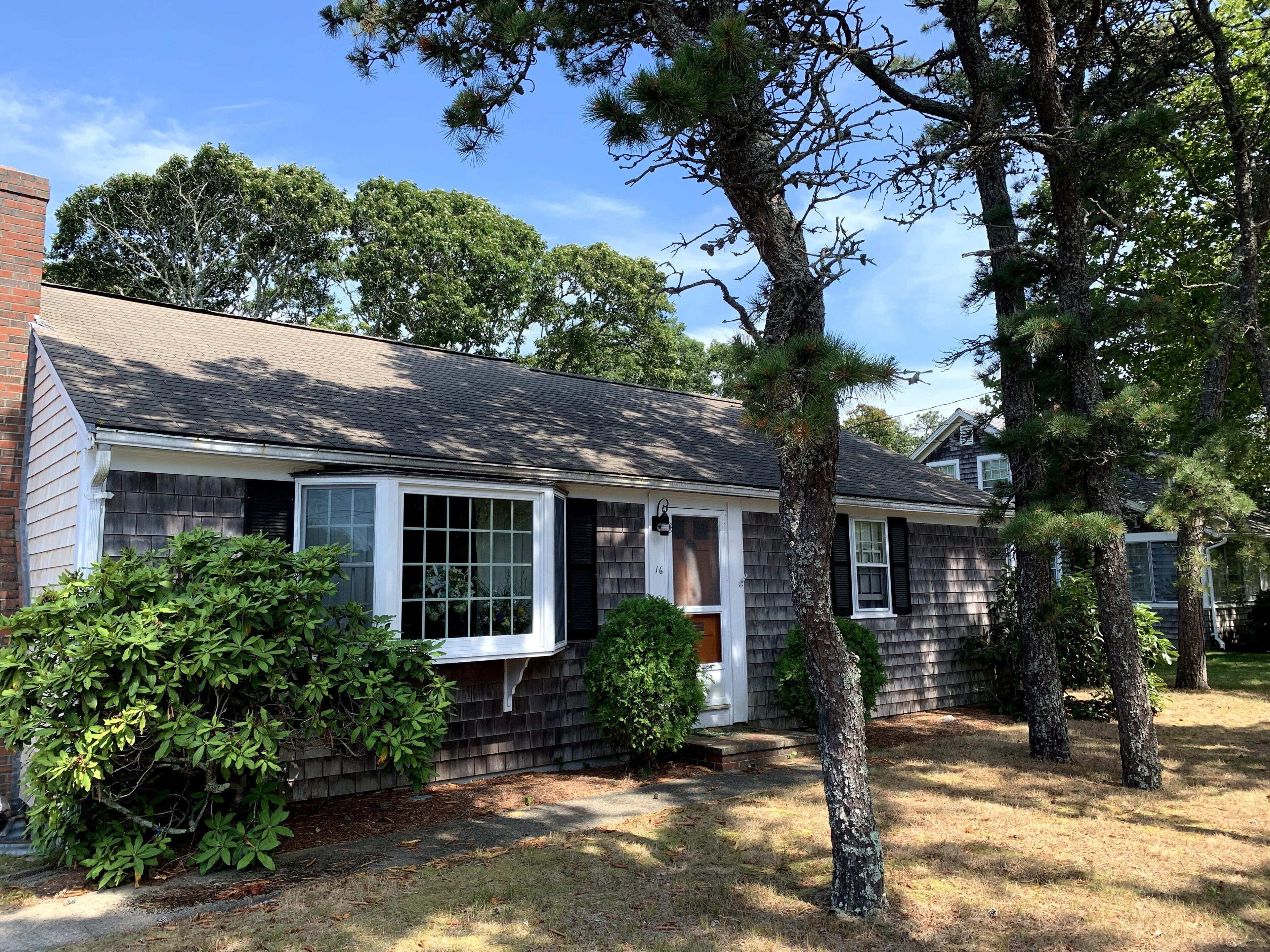 Cute Cottage Near Harwich Port Center (2235)