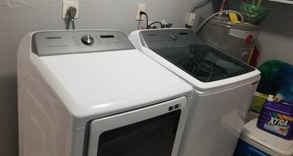 Cheerful 3 BR 15 minutes from the beach.