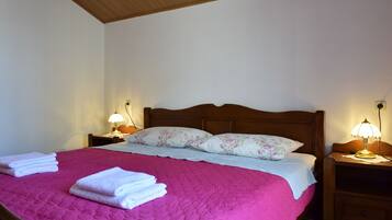 Comfort Apartment, 1 Double Bed with Sofa bed, Partial Sea View | 1 bedroom, free WiFi, bed sheets