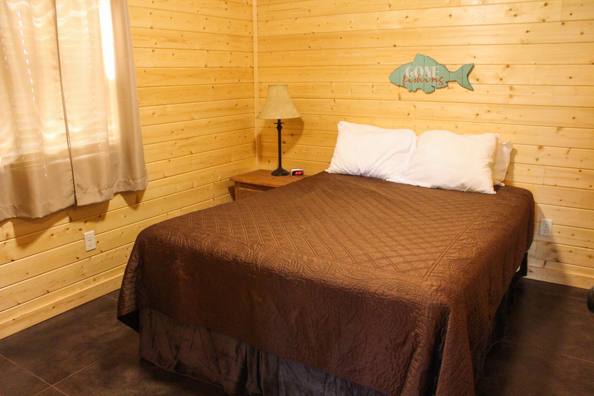 2 عدّة غرف نوم وواي فاي وملاءات أسرّة