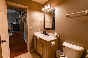 Towels - Little Red River Waterfront Cabin for a perfect fishing getaway! (Heber Springs)