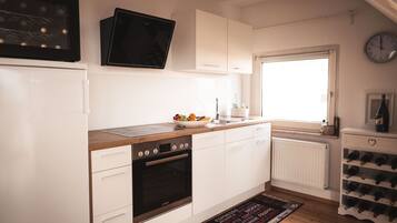 Kühlschrank, Ofen, Herdplatte, Geschirrspüler