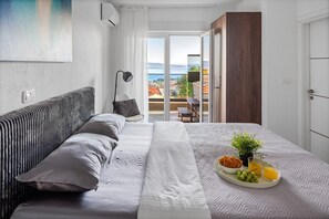 4 عدّة غرف نوم ومكواة/لوح كي وواي فاي وملاءات أسرّة