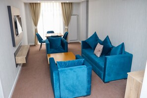 Habitació familiar | Roba de llit hipoal·lergògena, minibar i escriptori 