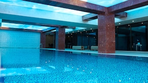 Indoor pool - Arion Hotel Baku (Baku)