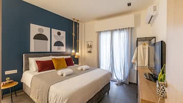 2 bedrooms, iron/ironing board, travel crib, WiFi