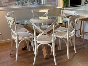 Dining - Across the road from the beach and 3 minutes walk to vibrant Peregian Village (Peregian Beach)