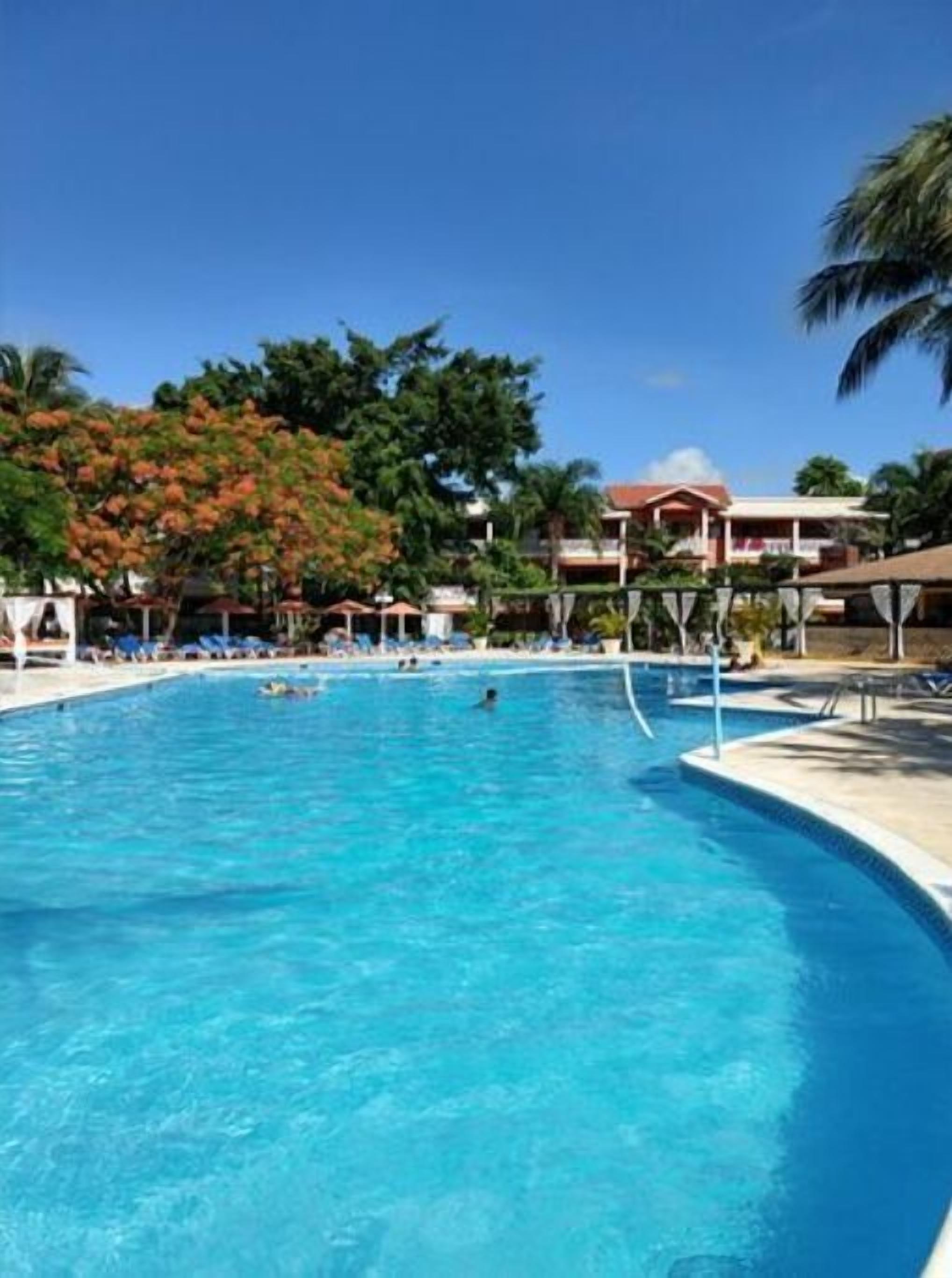 Piscine couverte, piscine extérieure