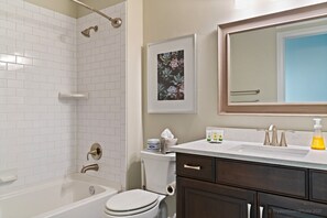 Townhome, 4 Bedrooms | Bathroom | Towels