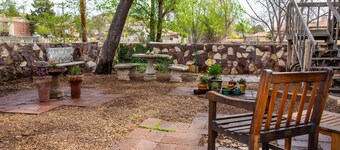 Langridge Lodge Studio Residence by RedAwning