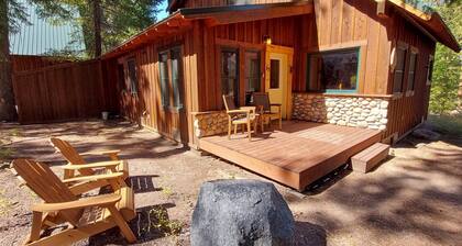 Elk Lodge: Spacious Cabin Near Trails & Ski Access