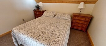 Elk Lodge: Spacious Cabin Near Trails & Ski Access