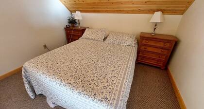 Elk Lodge: Spacious Cabin Near Trails & Ski Access