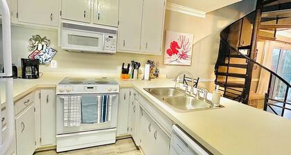 Toes in the Sand - Oceanview Condo Emerald Isle