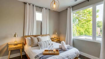 4 Schlafzimmer, Schreibtisch, BĂŒgeleisen/BĂŒgelbrett, WLAN