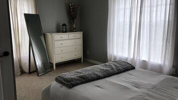 4 Schlafzimmer, Zimmersafe, kostenloses WLAN, Bettwäsche