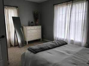 4 Schlafzimmer, Zimmersafe, kostenloses WLAN, Bettwäsche