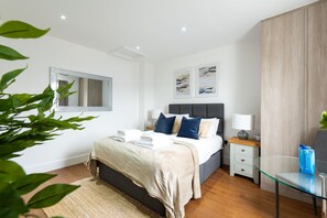 Iron/ironing board, free WiFi, bed sheets - Bayswater by CAPITAL (London)