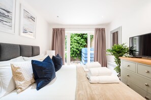 Iron/ironing board, free WiFi, bed sheets - Bayswater by CAPITAL (London)