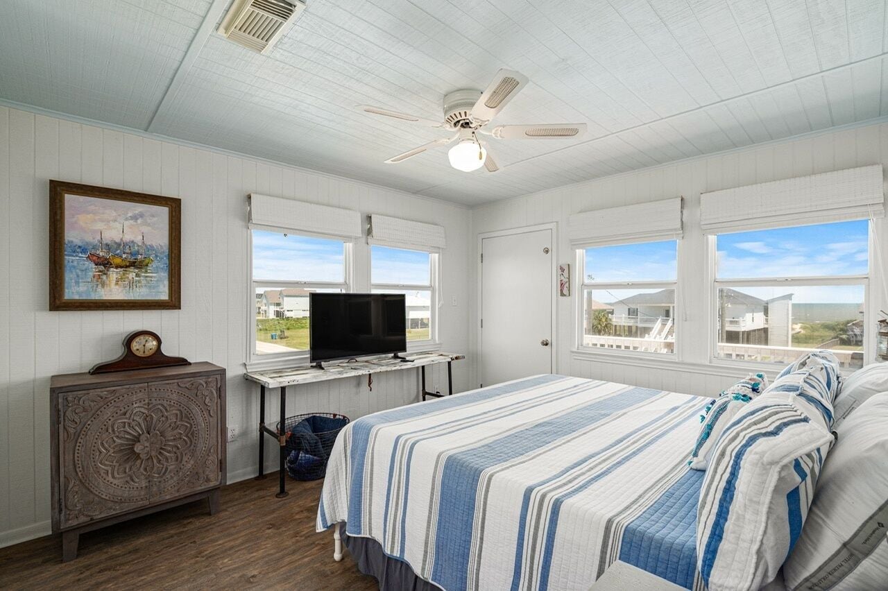 3 عدّة غرف نوم ومكواة/لوح كي وواي فاي مجانًا وملاءات أسرّة