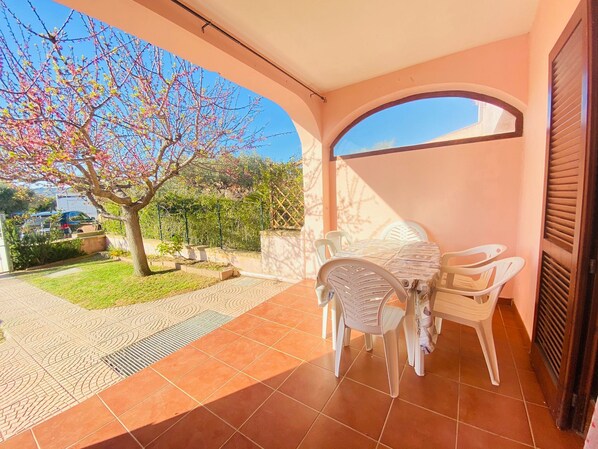 Apartment, 2 Schlafzimmer, Erdgeschoss | Blick auf den Garten