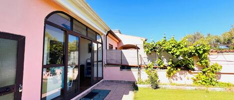 Mặt tiền nơi lưu trú