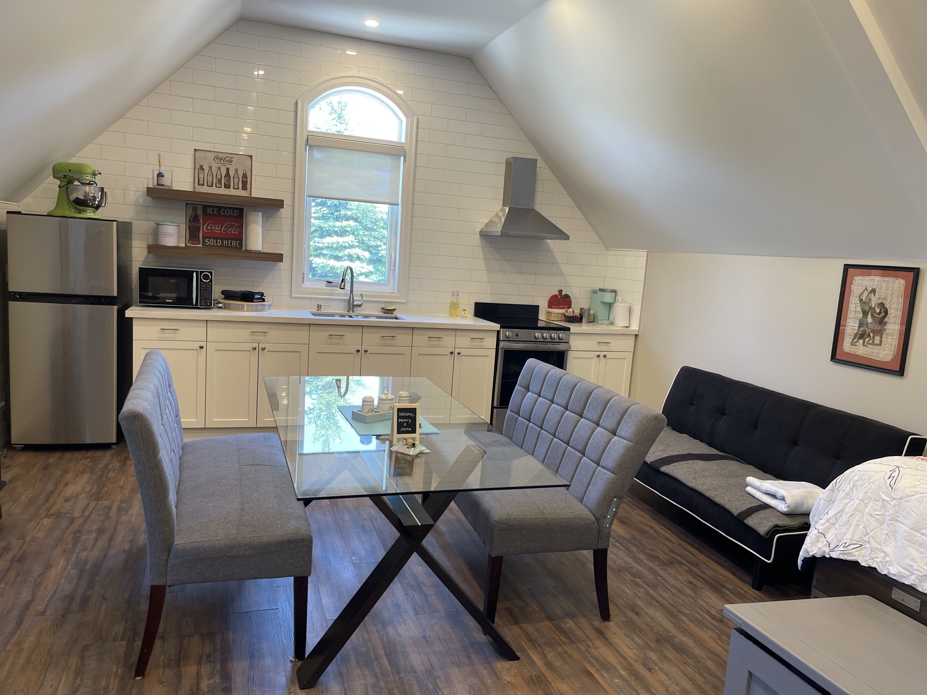 Entire Private Studio Apartment in Alton, Ontario