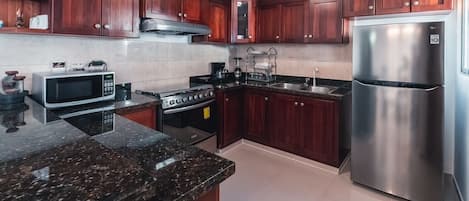 Micro-ondes, cafetière/bouilloire