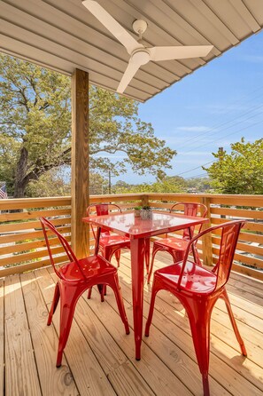 Outdoor dining - Chattanooga's Incline Sights (Chattanooga)