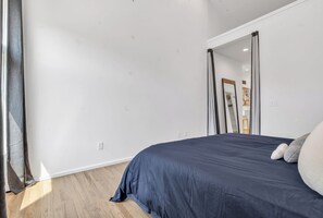 2 bedrooms, iron/ironing board, travel cot, WiFi - Chattanooga's Incline Sights (Chattanooga)