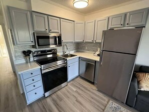 Fridge, microwave, stovetop, dishwasher