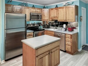 Fridge, microwave, stovetop, dishwasher