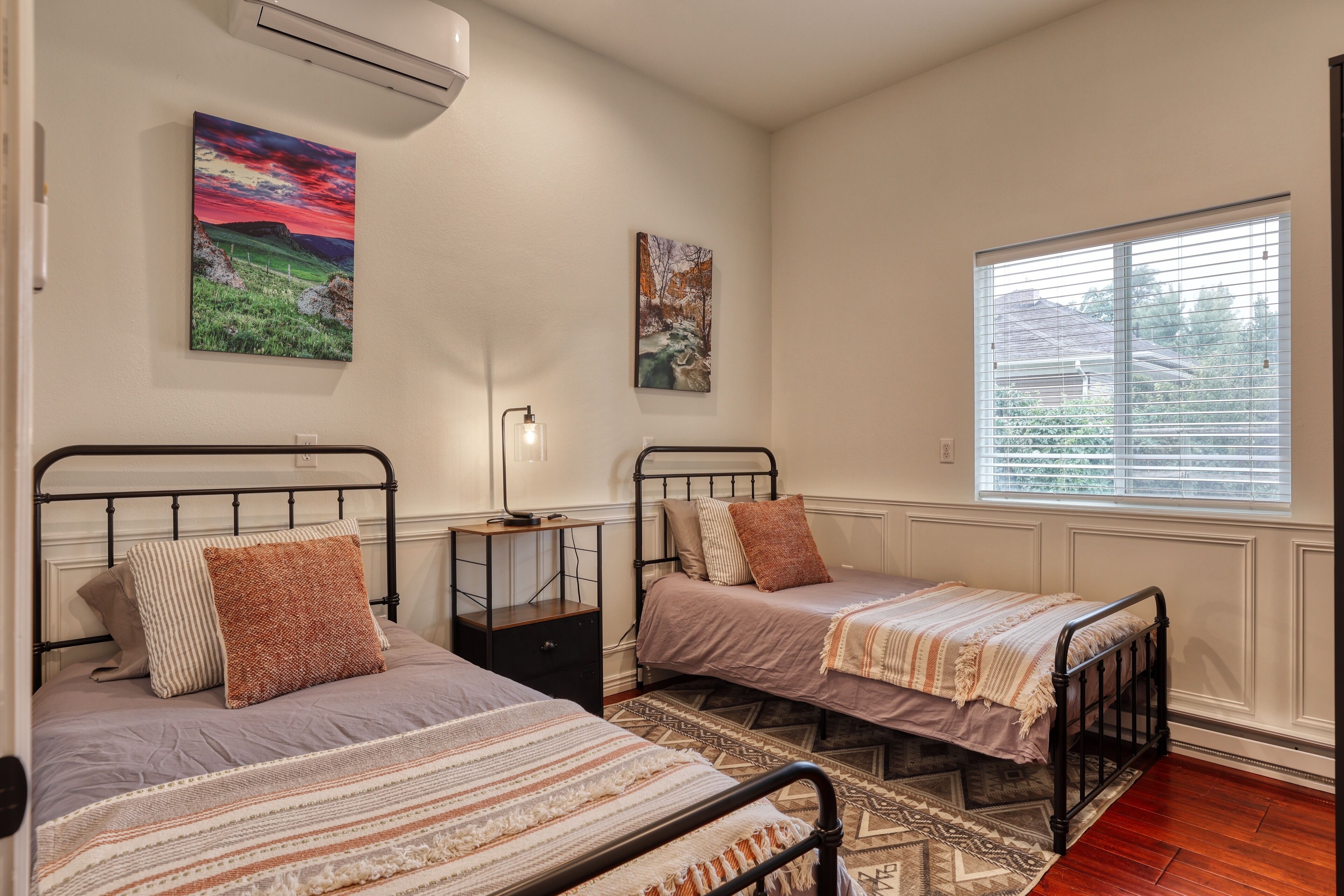 2 bedrooms, iron/ironing board, free WiFi, bed sheets