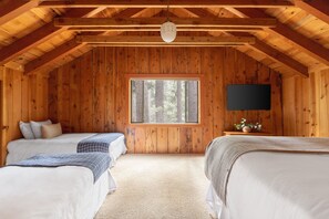 3 Schlafzimmer, Schreibtisch, Bügeleisen/Bügelbrett, Reisekinderbett